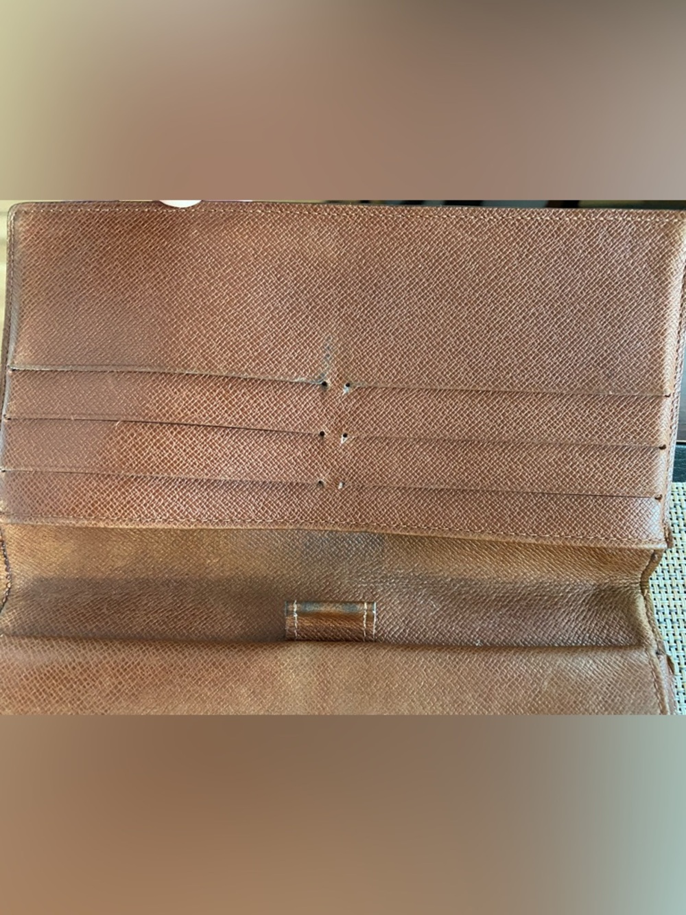 Louis Vuitton Monogram Canvas Wallet. Front snap closure with coin pouch - Picture 12 of 13